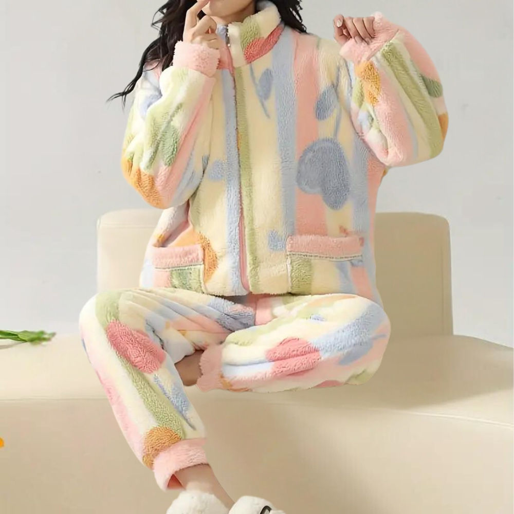 Luxuriöses, lebendiges Plüsch-Pyjama-Set Romhilda für Damen
