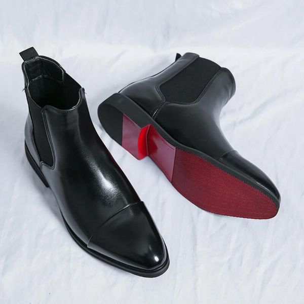 Männerstiefel im Winter-Look von Brooks