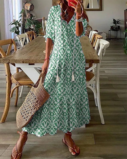 Maxikleid mit V-Ausschnitt und weiten Ärmeln