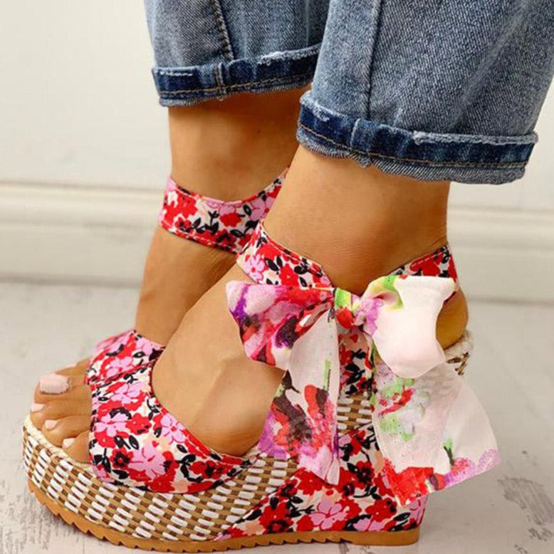 Natalia – Orthopädische Sandalen mit Blumenmuster