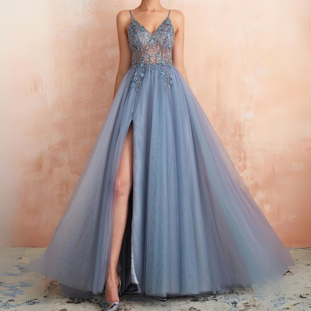 Rafaela-Tüllkleid mit V-Ausschnitt und Schlitz