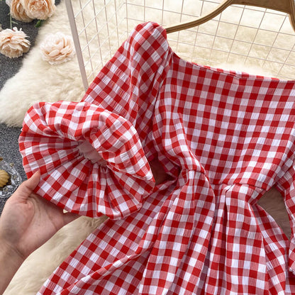 Damenkleid Karree Ausschnitt Puffärmel Modern
