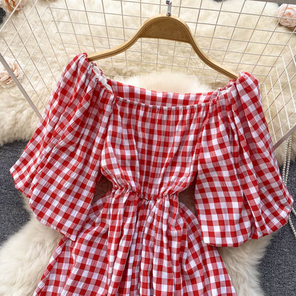 Damenkleid Karree Ausschnitt Puffärmel Modern