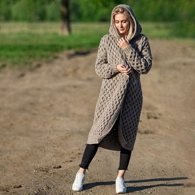 Sabinea - Warme Damen-Strickjacke mit Kapuze