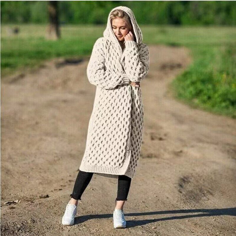 Sabinea - Warme Damen-Strickjacke mit Kapuze