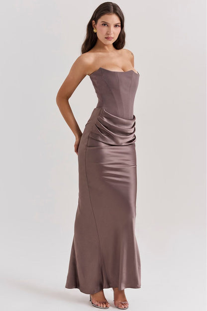 Satinella™ – Elegantes trägerloses Satin Abendkleid