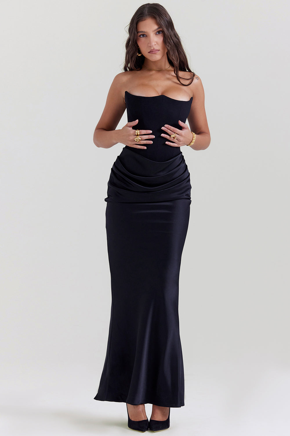 Satinella™ – Elegantes trägerloses Satin Abendkleid