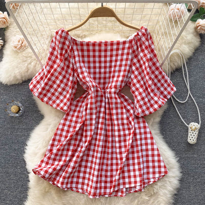 Damenkleid Karree Ausschnitt Puffärmel Modern