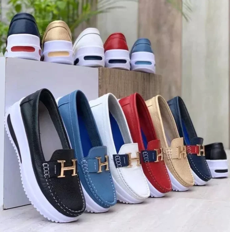 Schicke orthopädische Schuhe für Damen