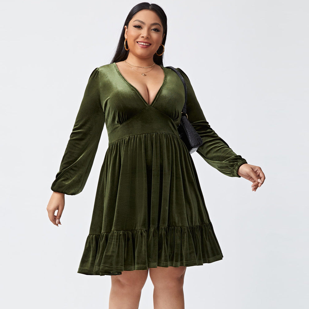 Sexy Samtkleid mit langen Ärmeln von Elarova