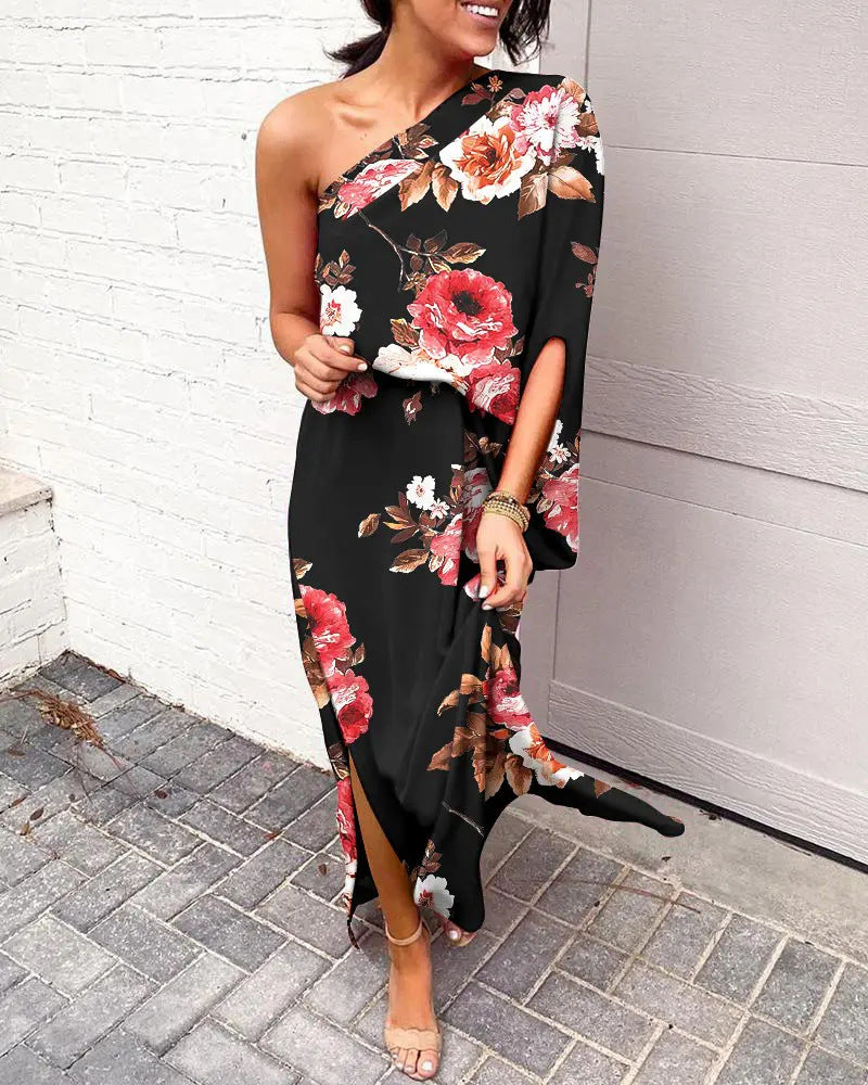 Sexy, schräg geschnittenes Kleid von Katharina mit freizügigen Schultern