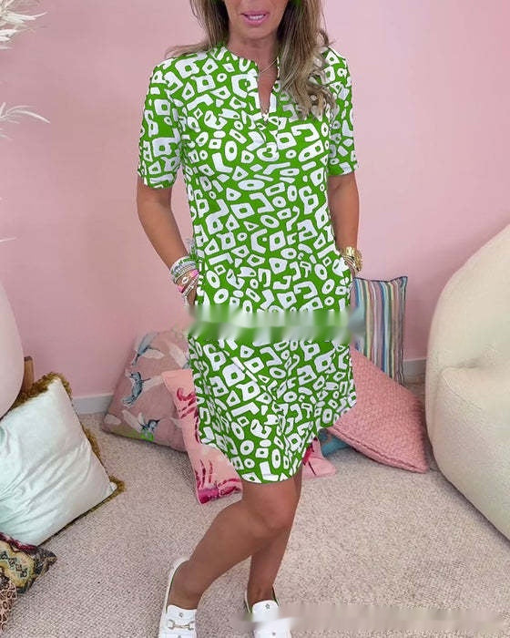 Strandtaugliches Blumenkleid von Elarova mit Digitaldruck