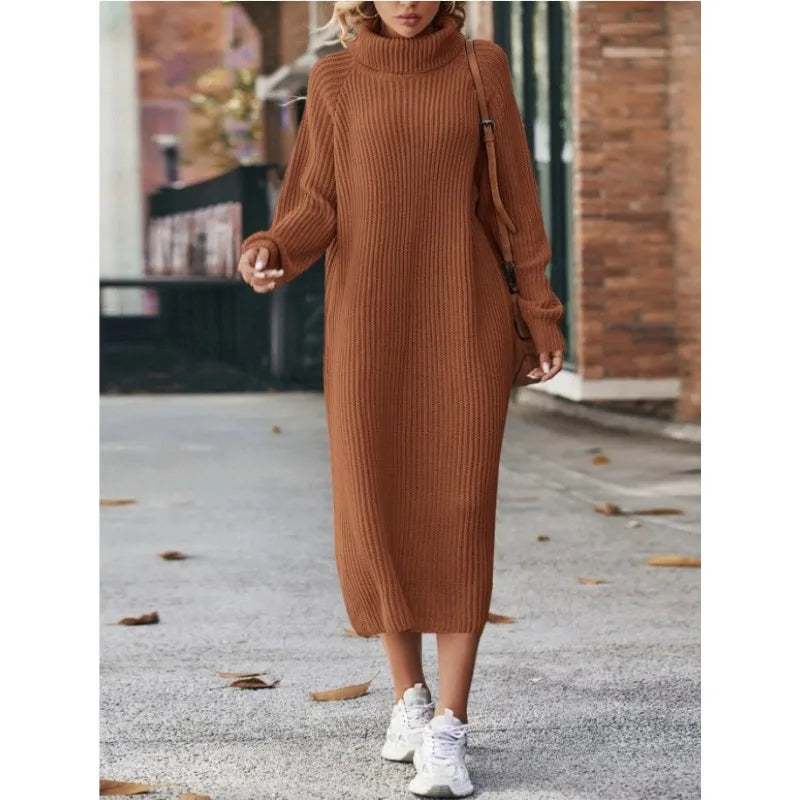 Strickkleid mit hohem Kragen von Lange