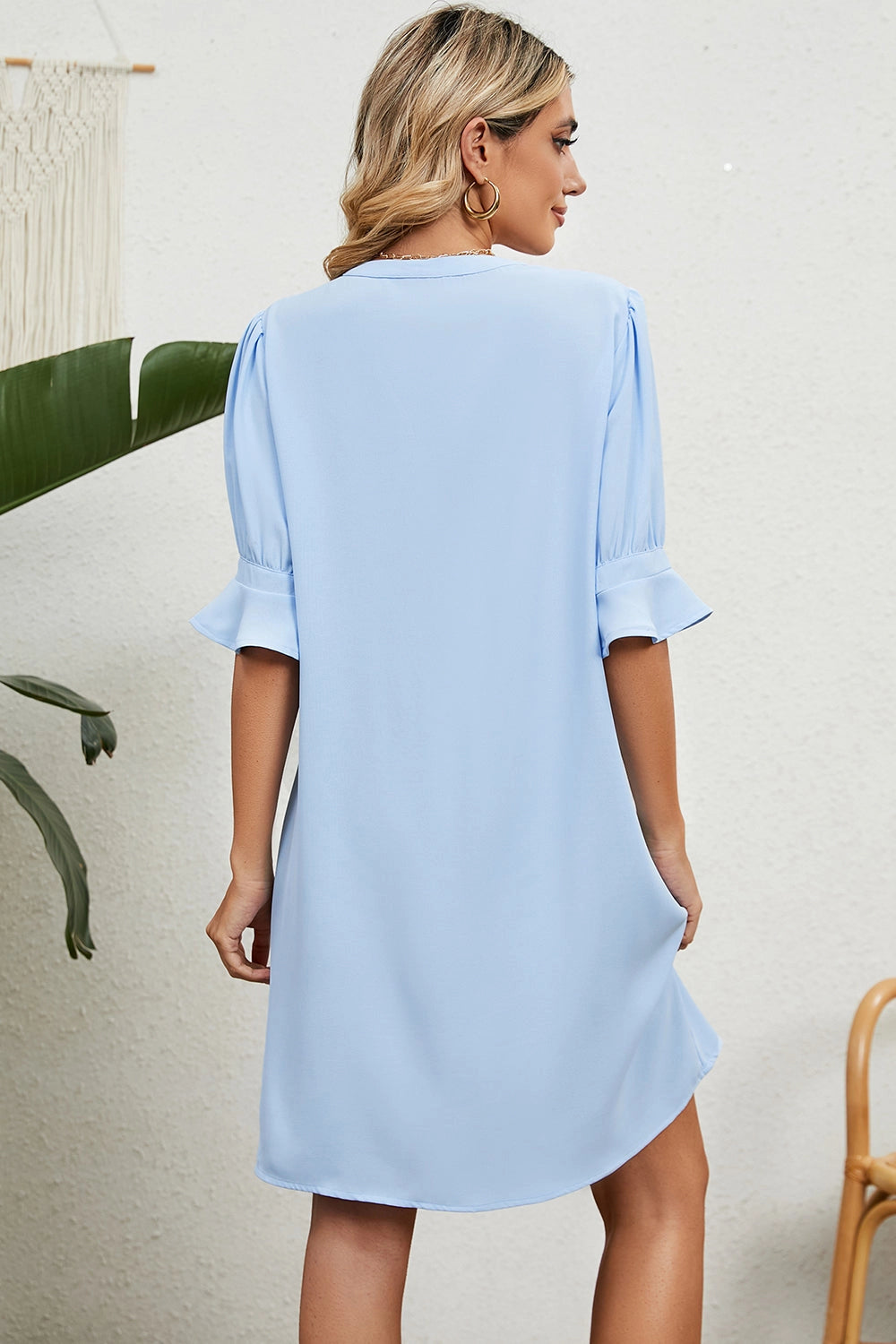 Stylish Blue V-Neck Ruffle-Sleeve Shift Dress: Perfect for Summer Casual or Elegant Occasions