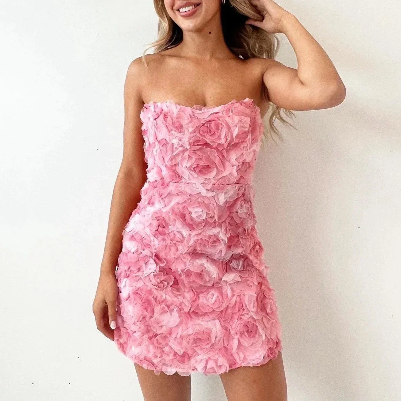 Trägerloses Damenkleid von Bella