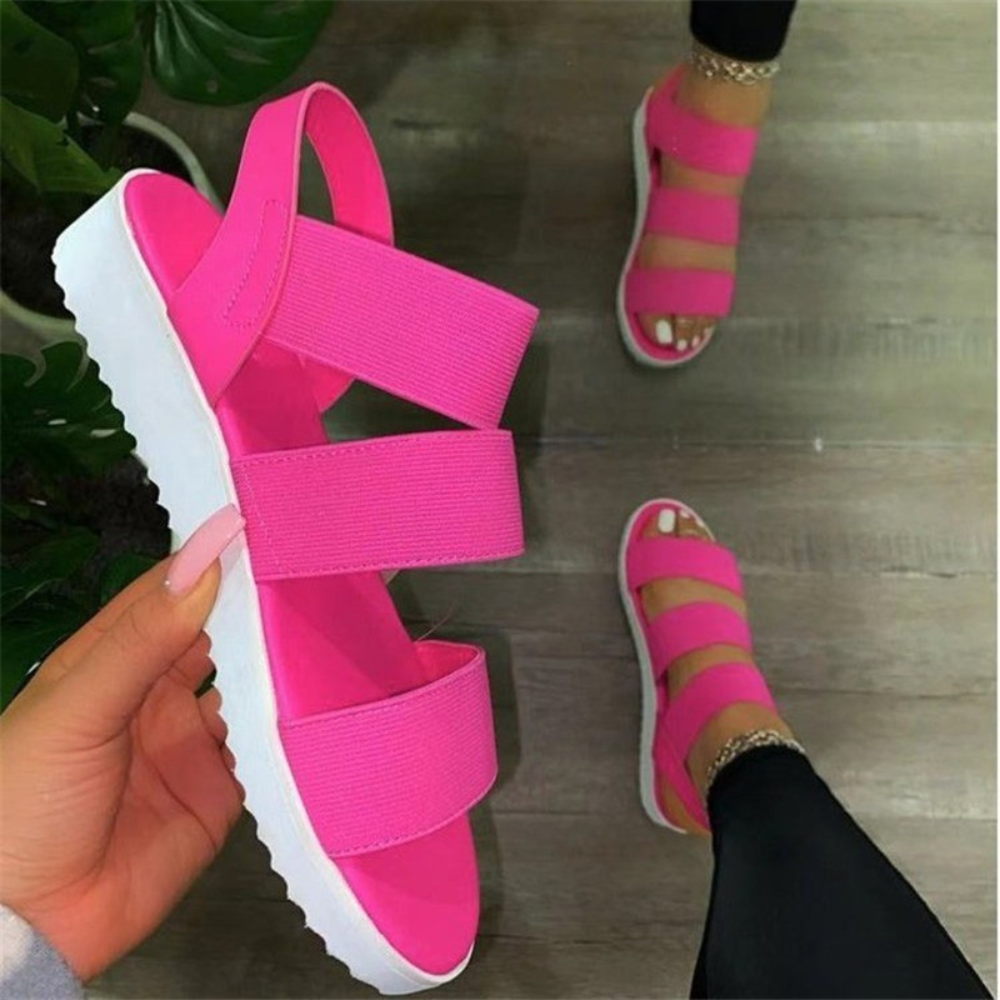 Trendige, bequeme Damensandalen mit modischen Riemchen