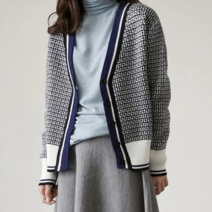 Trendige, legere Strickjacke für Damen von LILO