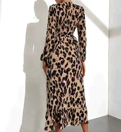 V-Ausschnitt Leopardenkleid 2024