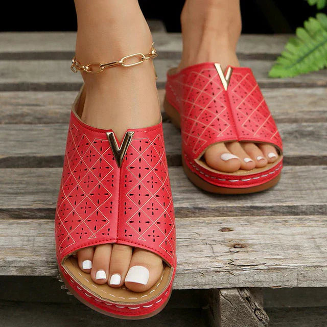 VIOLET – Orthopädische flache Sandalen mit Riemen
