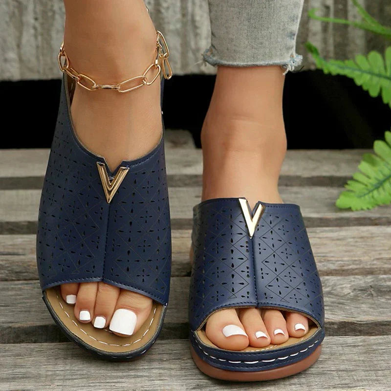 VIOLET – Orthopädische flache Sandalen mit Riemen