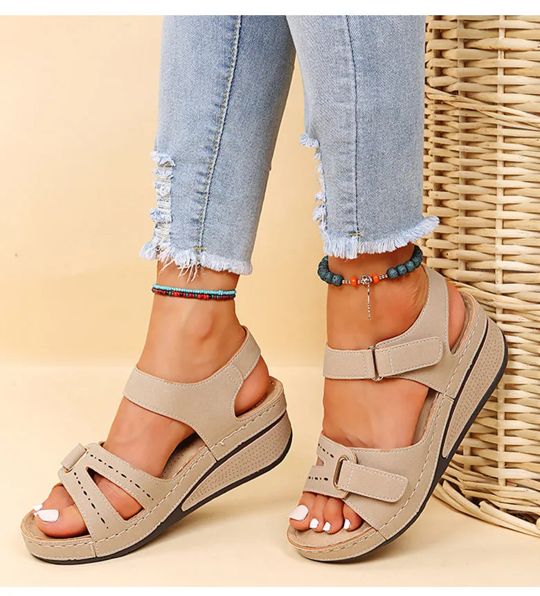 Veritty Damen-Keilsandalen mit weicher Sohle