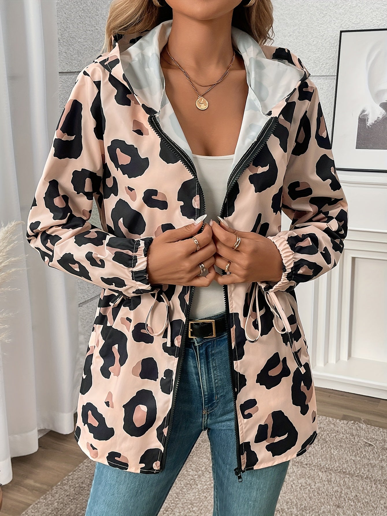 VitaHood™ – Elegante Lange Damenjacke mit Kapuze für Winter