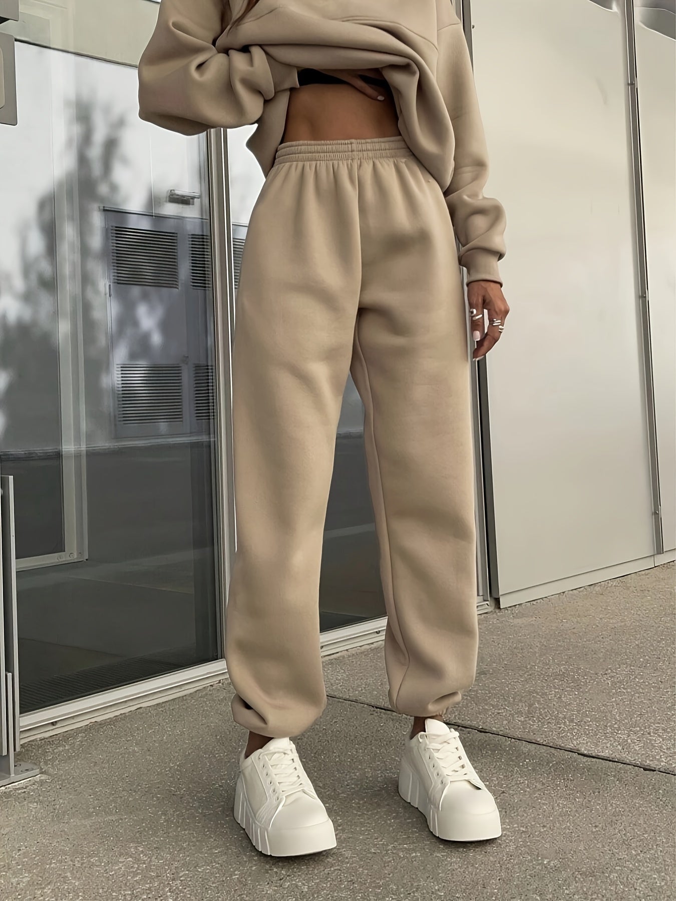 VitaLuxe™ – Eleganter Damen Trainingsanzug mit Stehkragen