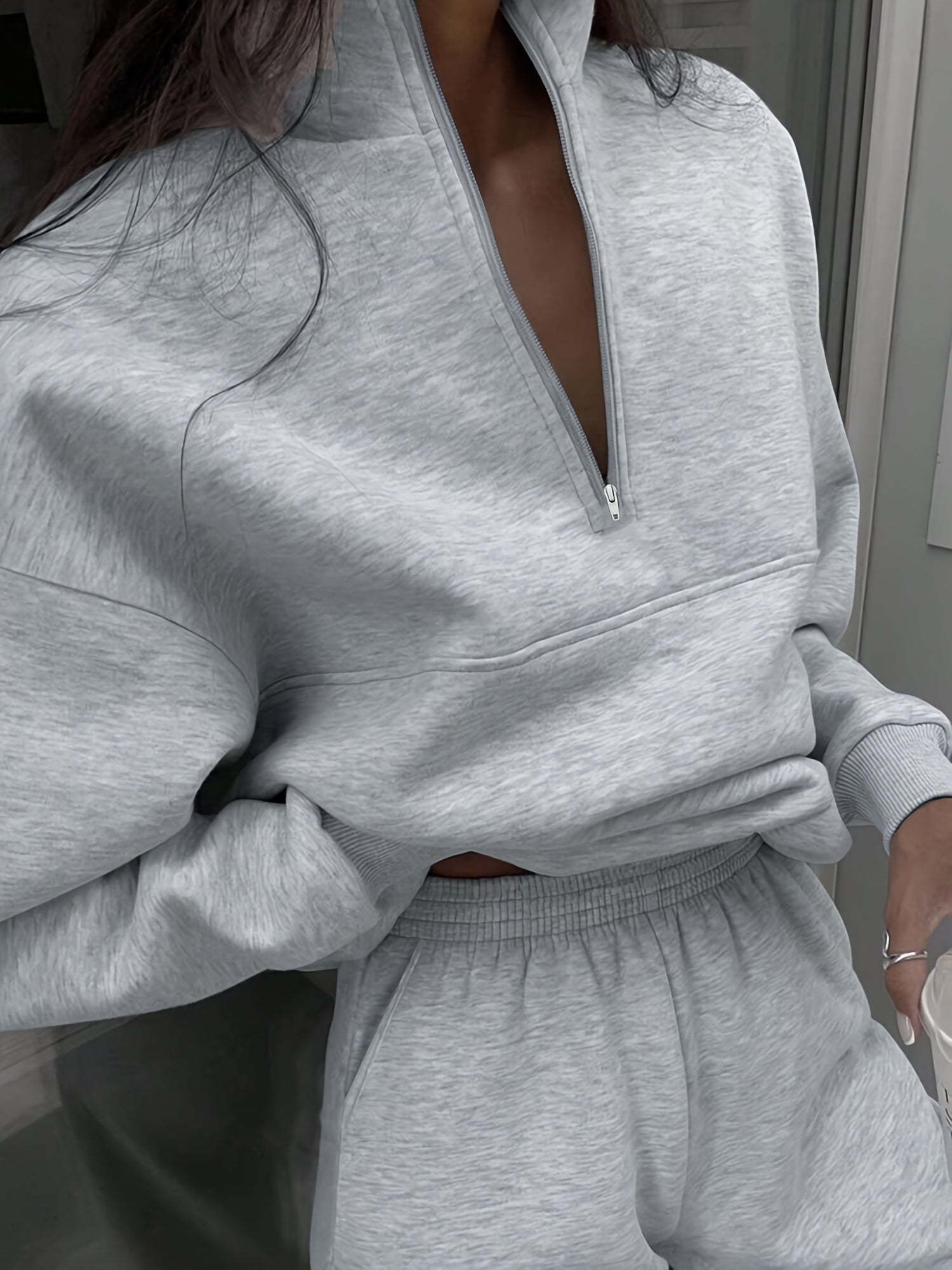 VitaLuxe™ – Eleganter Damen Trainingsanzug mit Stehkragen