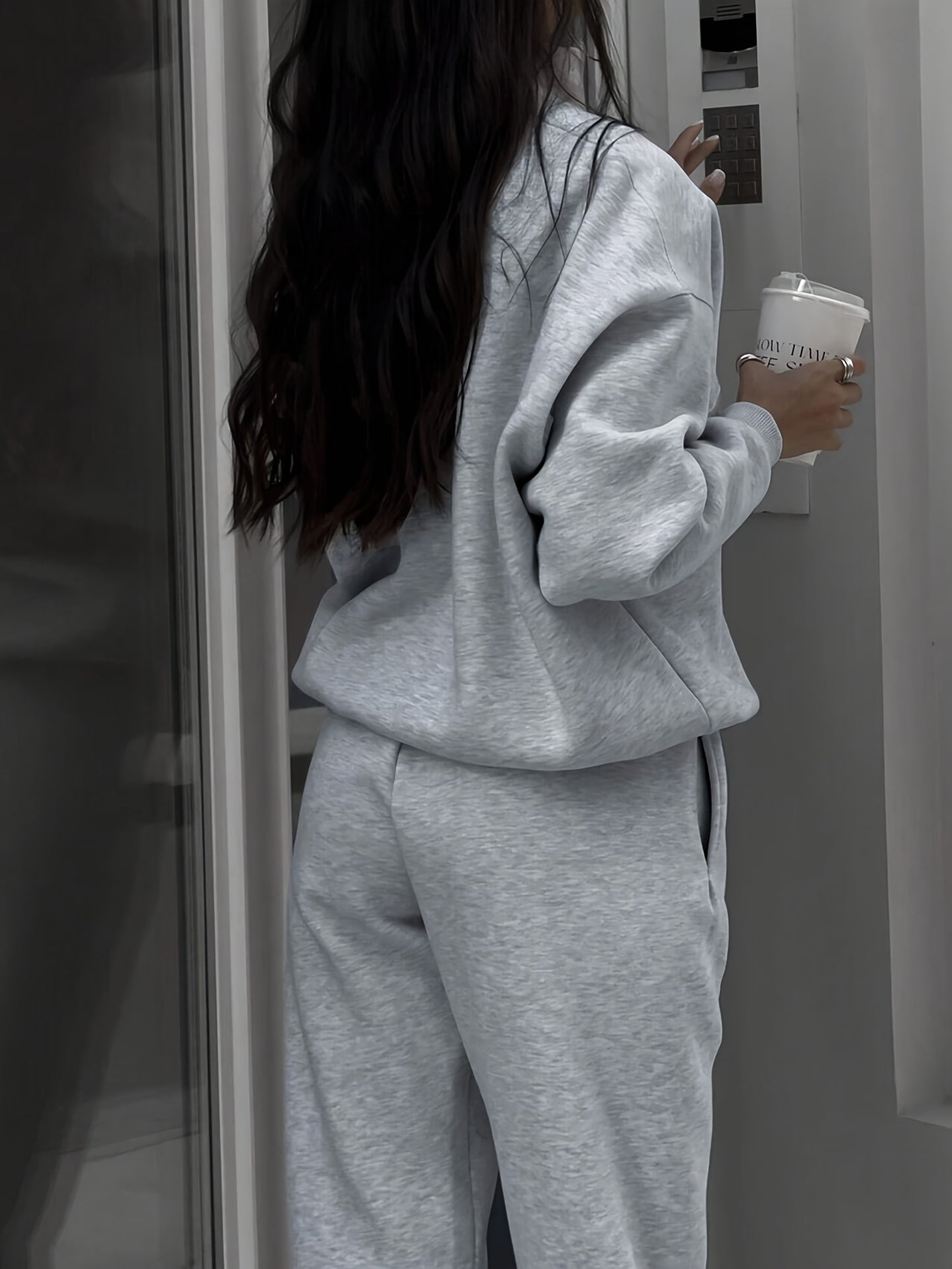 VitaLuxe™ – Eleganter Damen Trainingsanzug mit Stehkragen