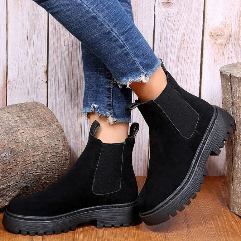 Wintertaugliche, bequeme und orthopädische Damen-Stiefel