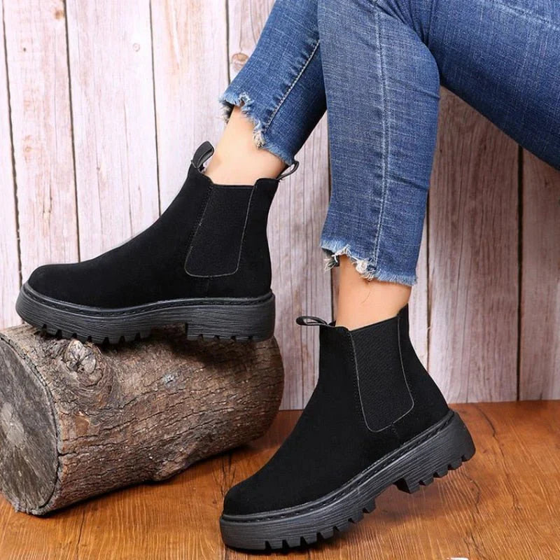 Wintertaugliche, bequeme und orthopädische Damen-Stiefel