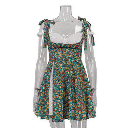 Zoe: Verführerisches Patchwork-Kleid mit Blumenmuster und Beinschlitz