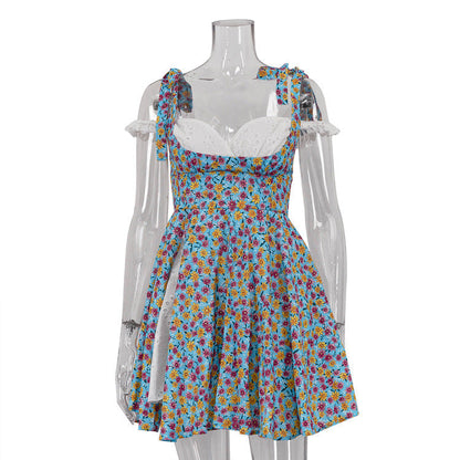 Zoe: Verführerisches Patchwork-Kleid mit Blumenmuster und Beinschlitz
