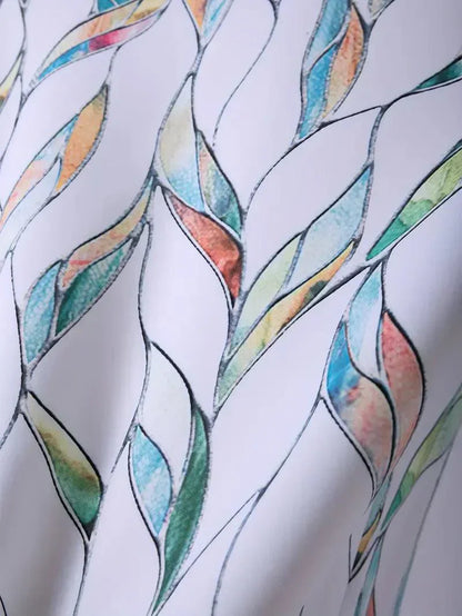 Damenbluse Modern mit Abstraktem Muster und Knöpfen