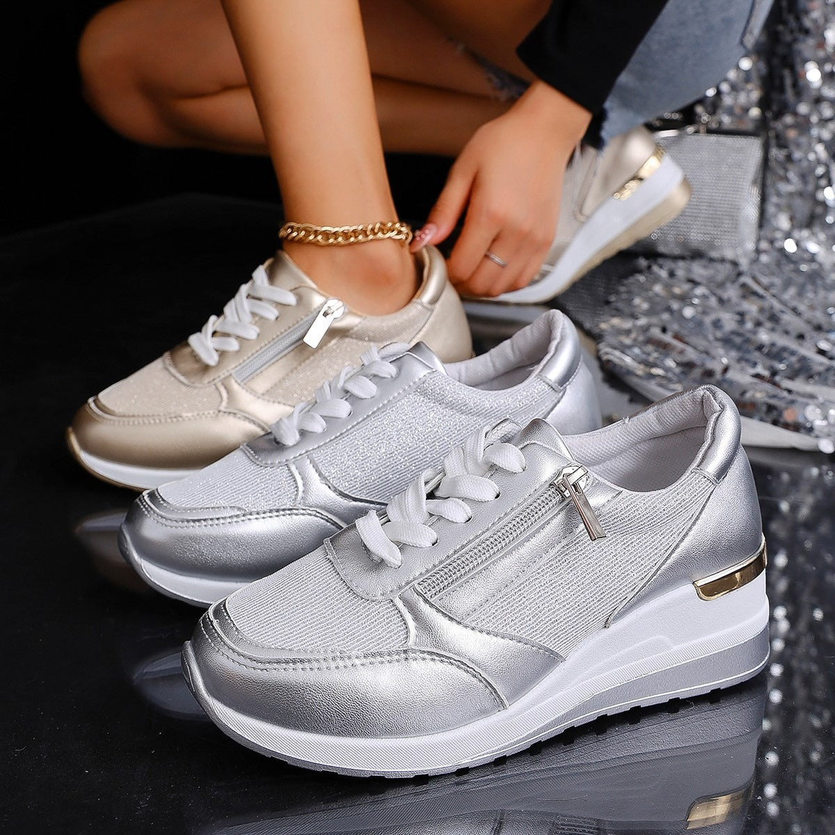 Stilvolle Sneaker mit hohen Sohlen Metallic Silber Gold