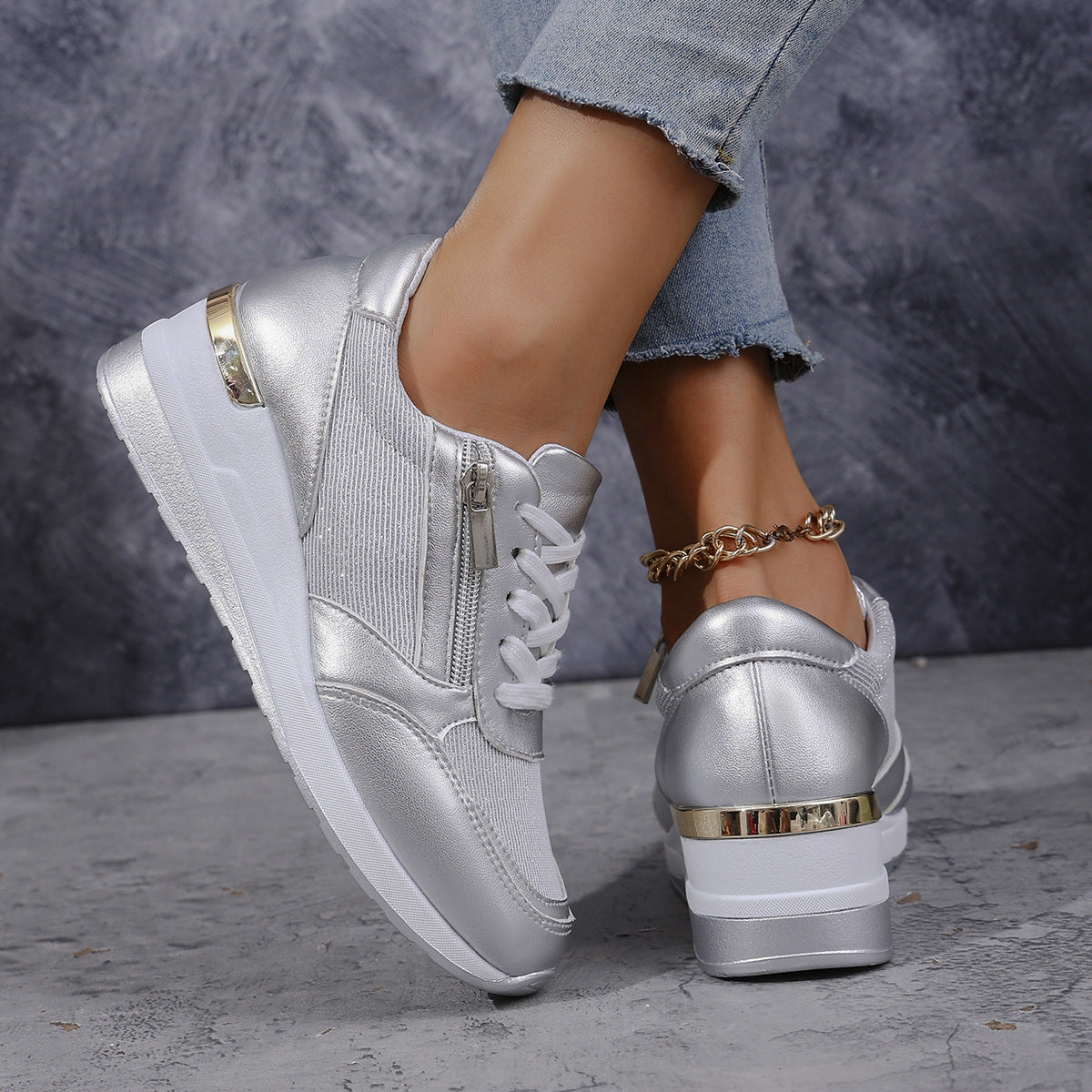 Stilvolle Sneaker mit hohen Sohlen Metallic Silber Gold