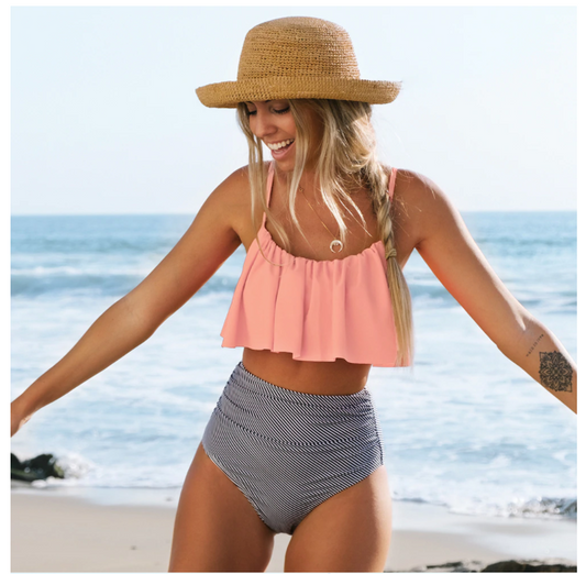 https://cdn.shopify.com/s/files/1/0754/3180/5261/products/bikini-met-ruches-topje-en-hoog-uitgesneden-bikinibroekje-ideale-zwemkleding-cara-camilla-hf.png?v=1744805750