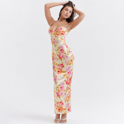 enges Blumen Kleid